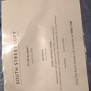 King/Cal King South Street Loft Plush Blanket
